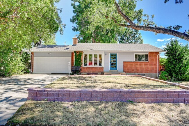 Building Photo - Harvey Park Charmer Ready for You to Call ...