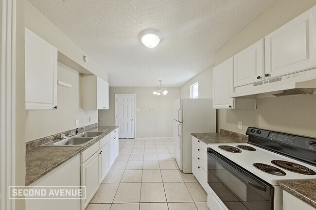 Foto del edificio - 5792 Jardin Pl