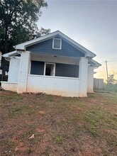 Building Photo - 1401 Boulevard SE