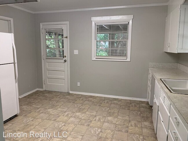 Foto del edificio - 3 br, 1 bath House - 1810 N Lee Street*
