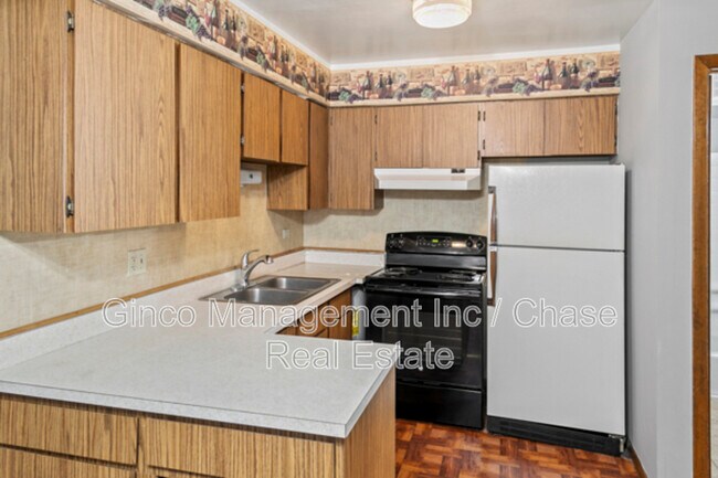 Foto del edificio - 17754 Rosewood Dr