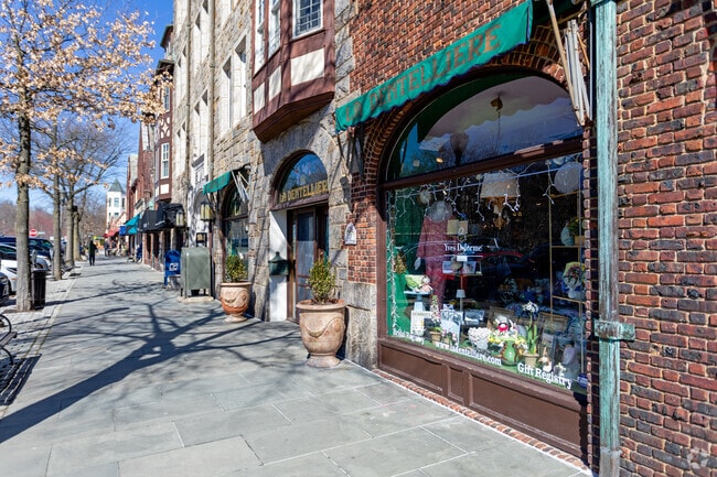 Beautiful Day For A Nice and Maybe Some Lunch and Shopping