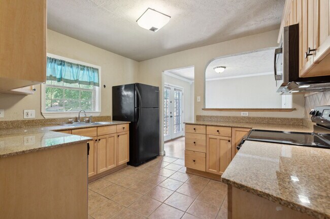 Building Photo - 3884 Van Ness Ln