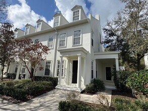 Building Photo - 916 Greenlawn St