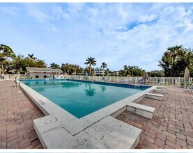 Building Photo - 1521 Tropic Terrace