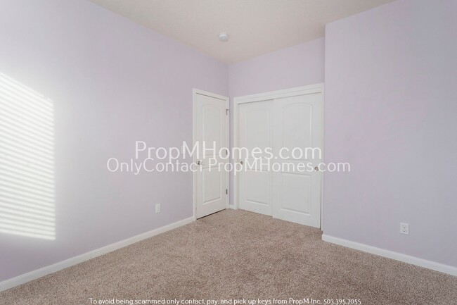 Building Photo - Charming Retreat in Scenic Molalla: Your I...