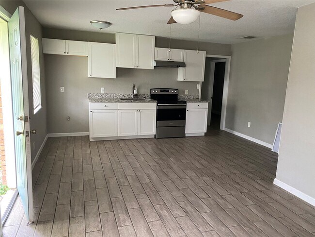 Foto del edificio - 612 N Avenue B