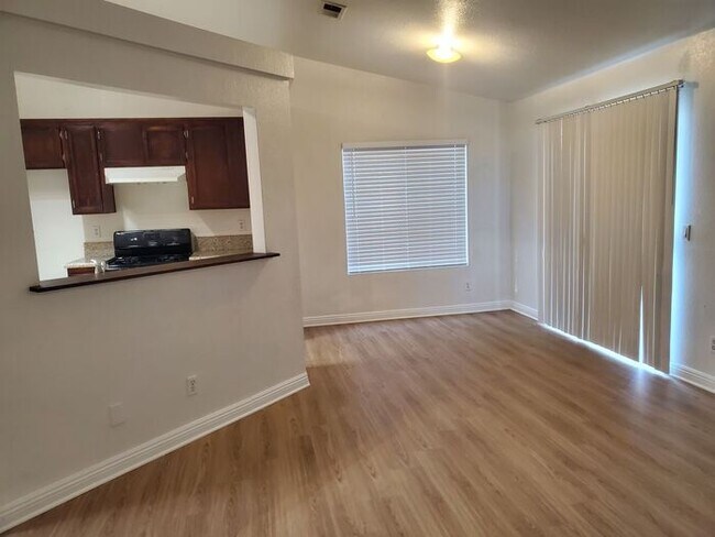 Foto del edificio - New Listing!