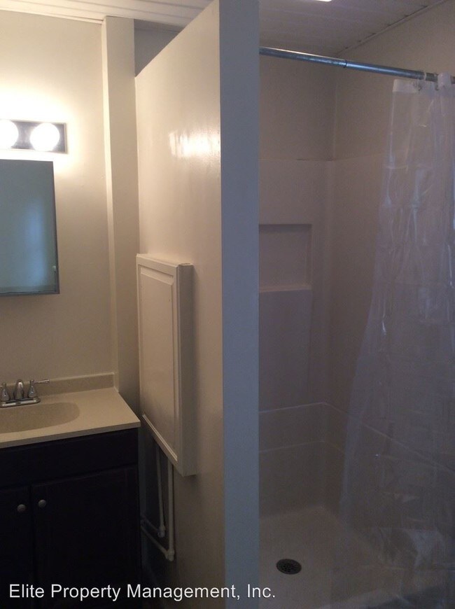 Foto del edificio - 1 br, 1 bath House - 660 W. King St., Apt. 1