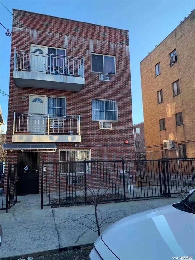 Foto principal - 90-14-90-51 51st Ave