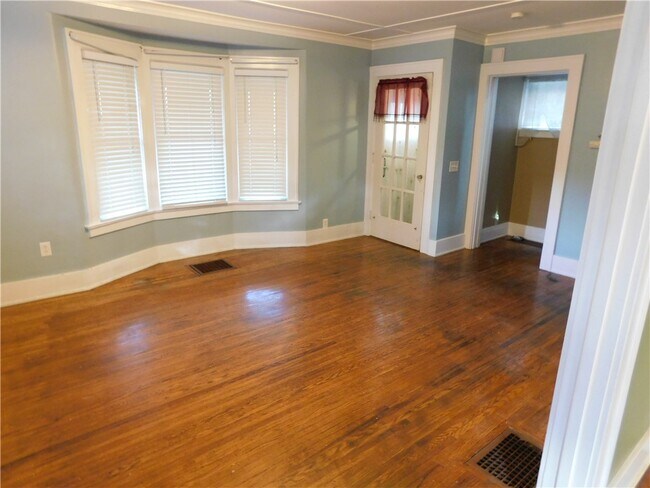 Foto del edificio - 125 W High Terrace