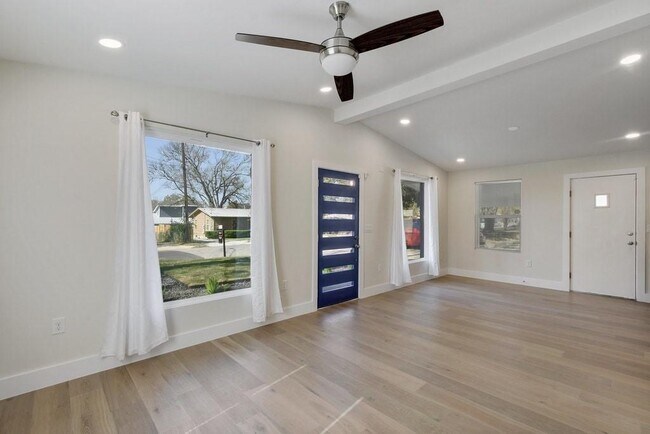 Building Photo - 1803 Deloney St