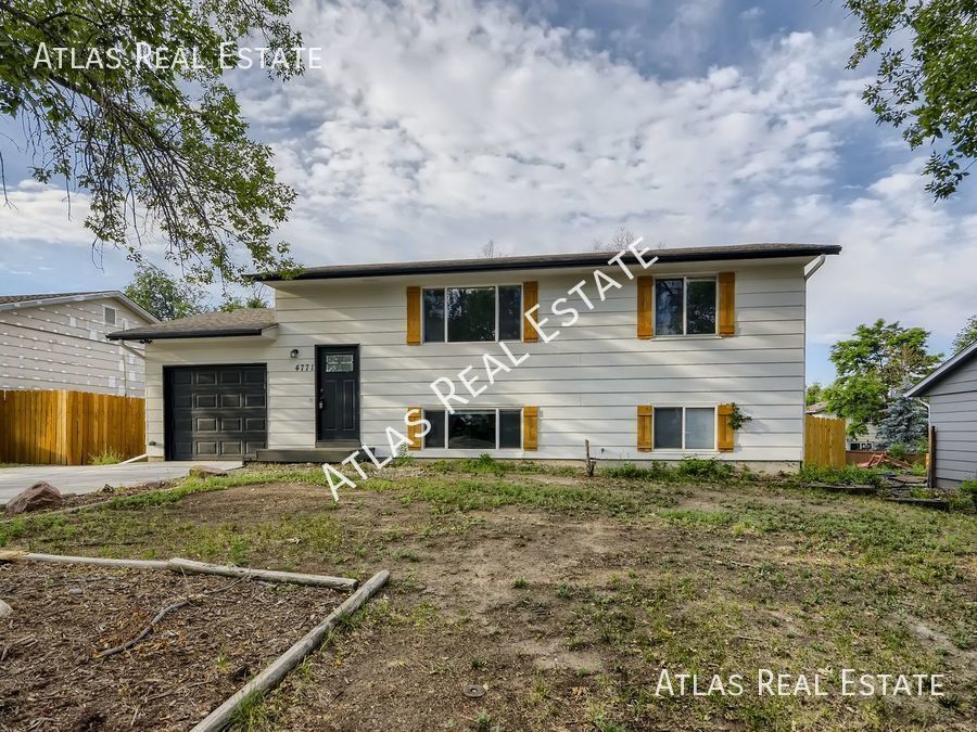 Primary Photo - Beautiful 4 Bedroom-2 Bathroom!