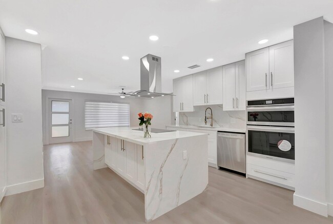 Foto del edificio - 360 SW 2nd St