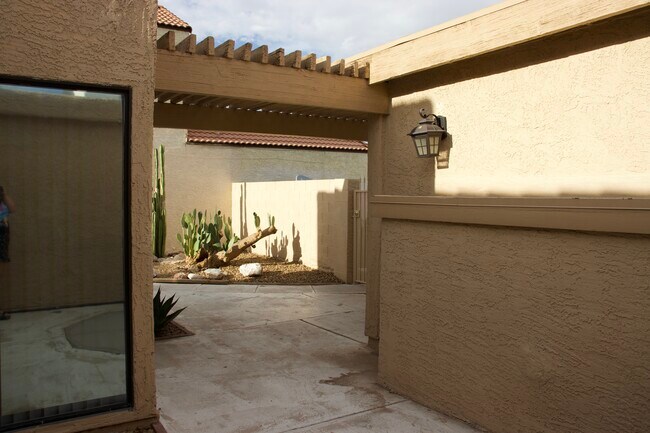 Building Photo - 112 Firestone Dr