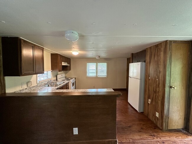 Building Photo - 85 Young Rd