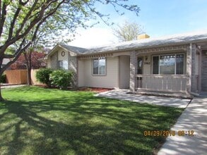 Building Photo - 2962 N Ronlin Ave