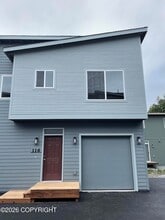 Building Photo - 116 Willow View Circle