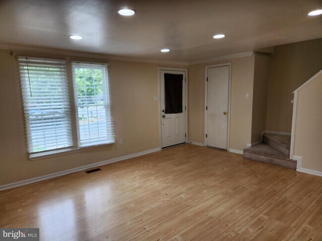 Building Photo - 6232 Twain Ct