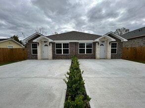 Building Photo - 5706 Howell St