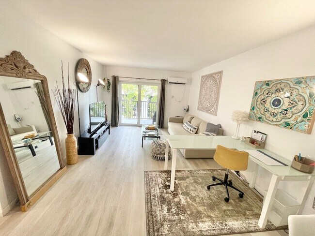 Foto del edificio - 3000 Riomar St