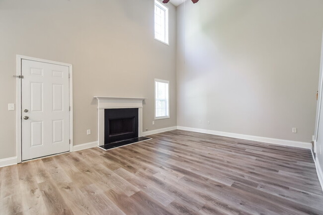 Building Photo - 4580 Ferncrest Pl