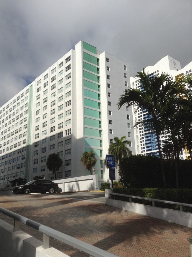 Building Photo - 1250 West Ave
