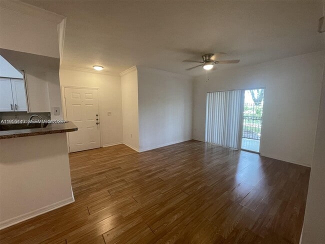 Building Photo - 100 SW 117th Terrace