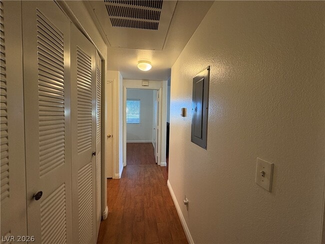 Foto del edificio - 5655 E Sahara Ave