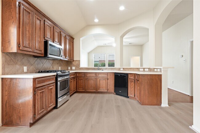Building Photo - 2822 Lakecrest Forest Dr