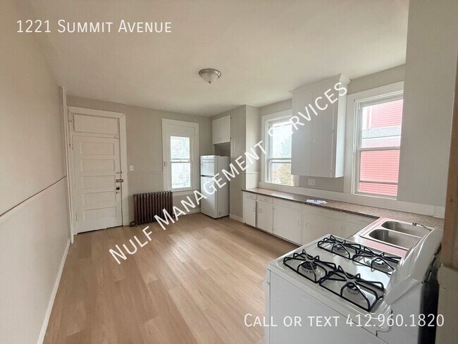 Foto del edificio - 1221 Summit Ave