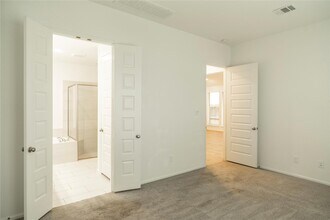 Building Photo - 31410 Golden Cliffs Ln