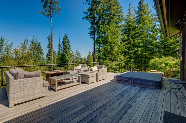 Building Photo - Gorgeous Furnished Home with Mountain Views!