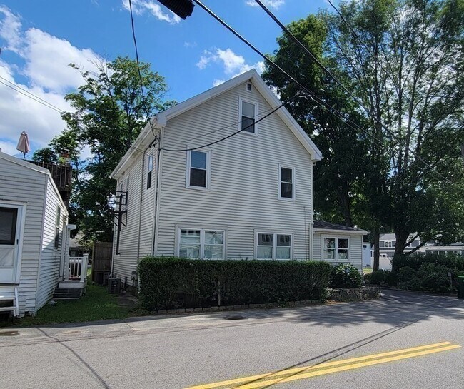 6 Damon St Unit 1, Wayland, MA 01778 Condo for Rent in Wayland, MA