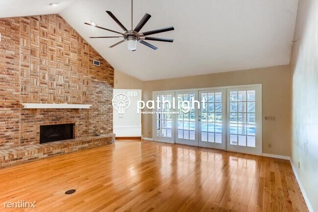 Building Photo - 4 br, 3 bath House - 524 Springcreek Dr UNIT