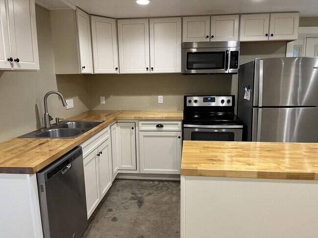 Foto del edificio - 1548 Bear Creek Rd
