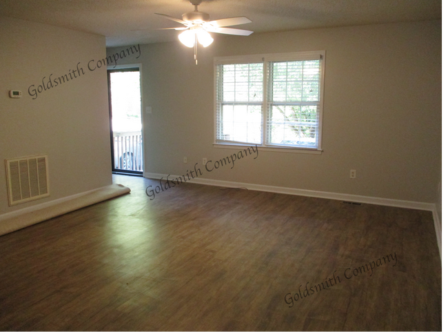 Foto del edificio - 129 Sherwood Ave