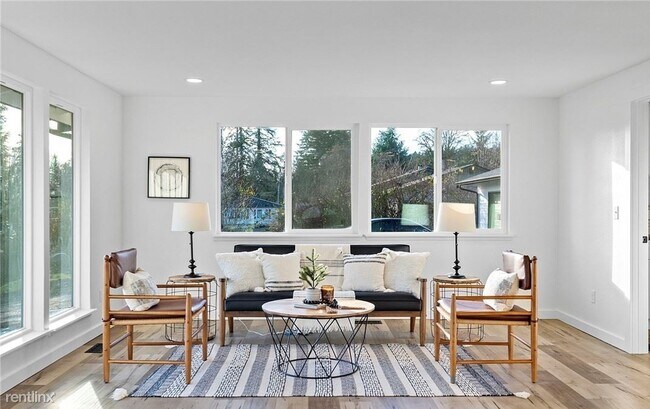 Foto del edificio - 9509 Silverdale Loop Rd NW