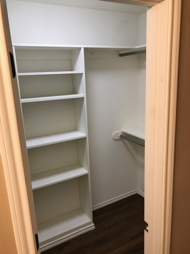 Foto del edificio - 4284 Castlegate Dr