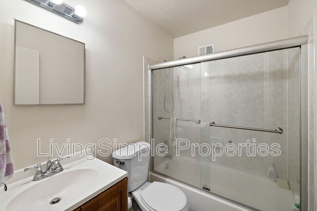 Foto del edificio - 1213 Gladstone Dr