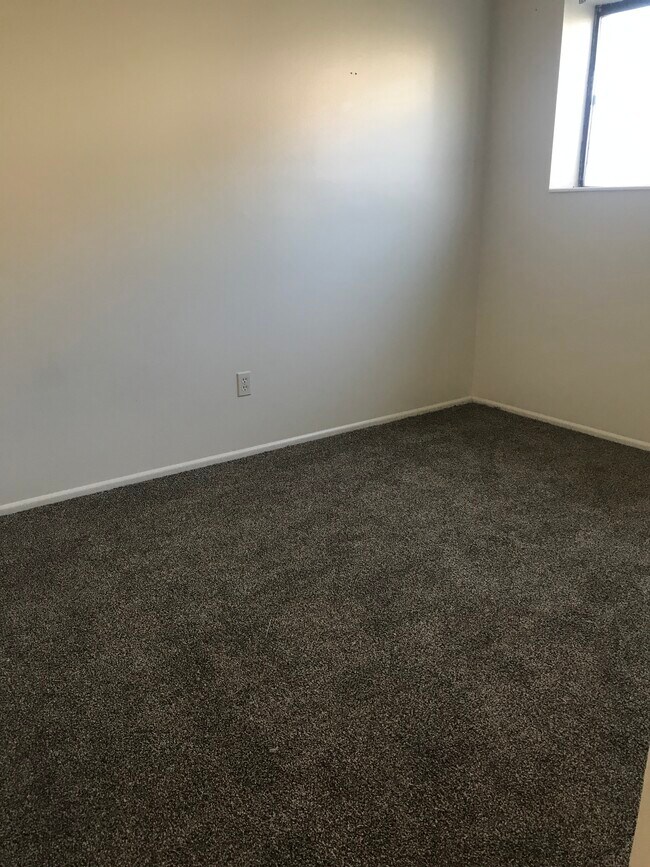 Foto del edificio - 2196 w 5600 s