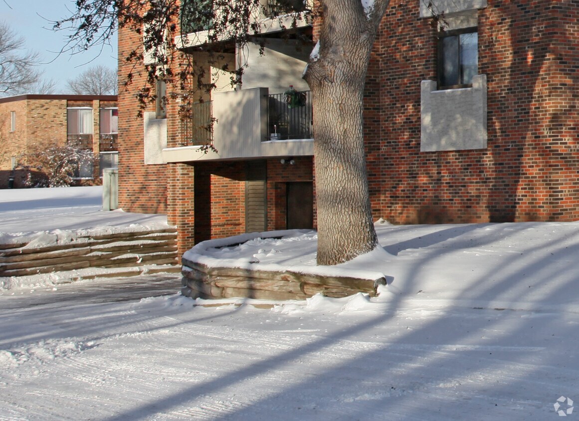 Nicollet South Apartments Apartments in Bloomington, MN