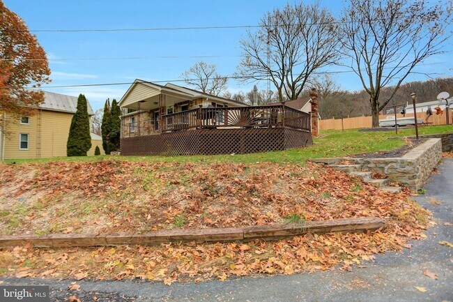 Foto del edificio - 24414 Graham Ave