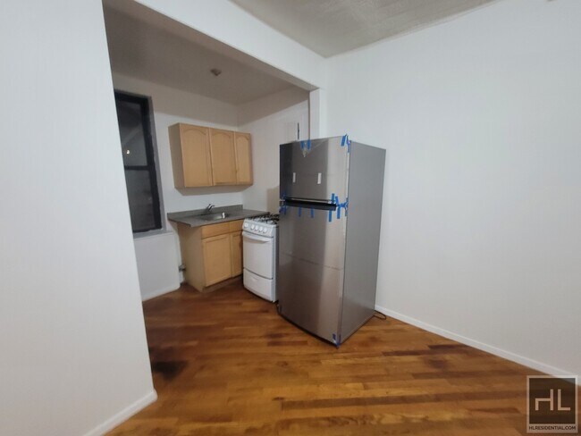 Building Photo - Spacious 1 Bedroom in East Harlem