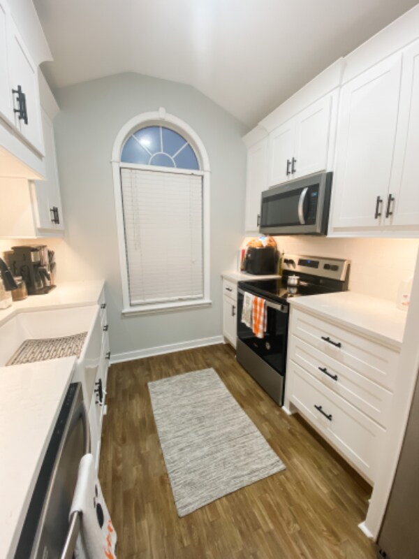 Building Photo - 550 Mockingbird Cir