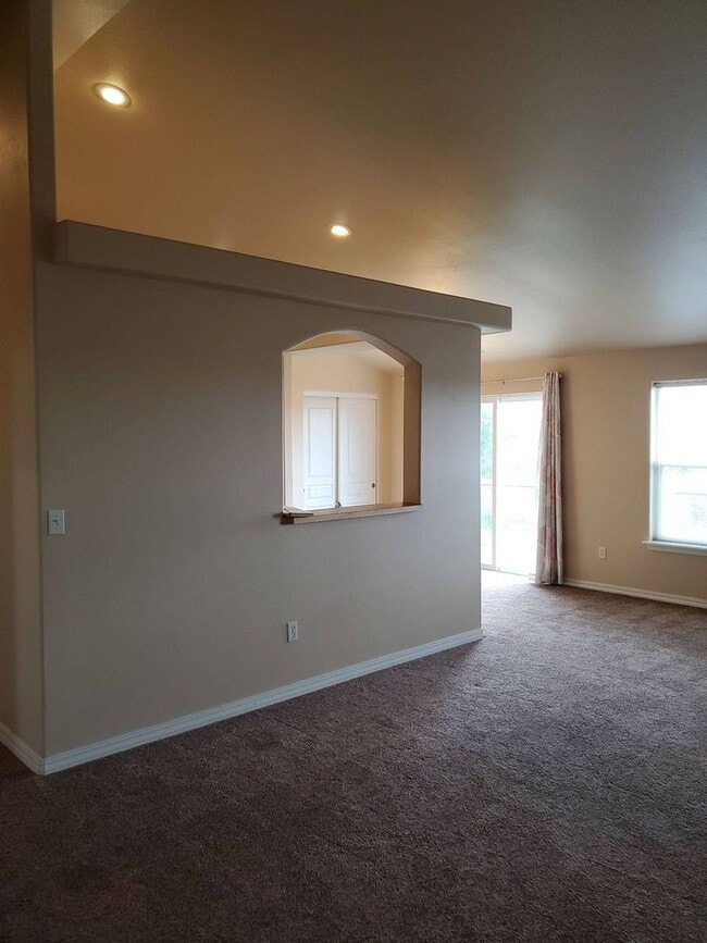 Building Photo - 601 N Mississippi Dr