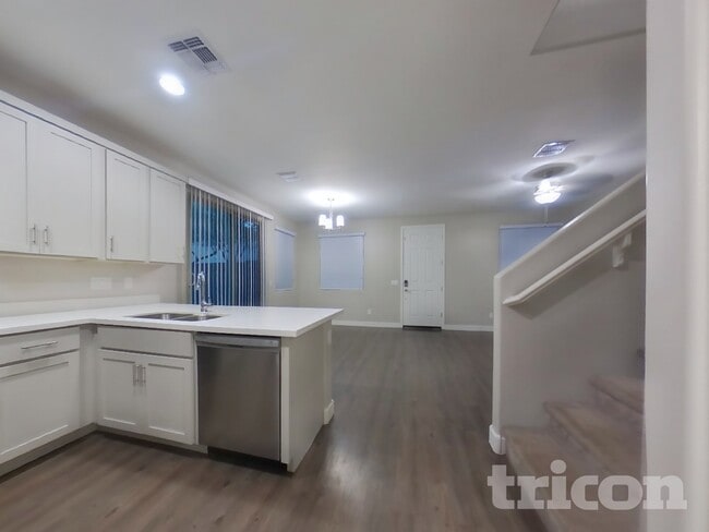 Building Photo - 2929 N 28th St