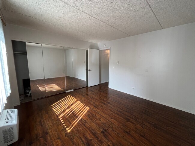 Foto del edificio - 1030 Dunlop Ave