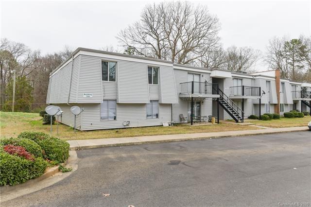 Building Photo - 700 Farmhurst Drive #F