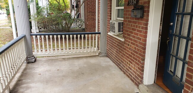 Front patio - 3222 W Grace St